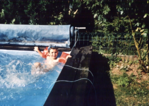 Zu Hause in unserem Schwimmbad ist es immer Sommer fast so schön wie in Irland.