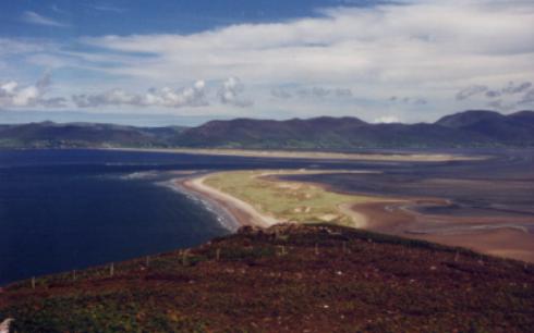 Ein Blick aus luftiger Höhe auf den schönen Rossbeighstrand